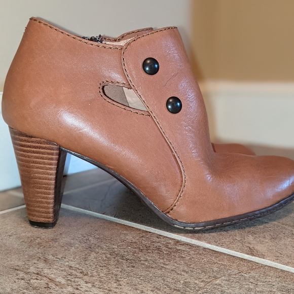 born crown Shoes - Born Crown Sz 10 Woman's Heel Ankle Boots Zipper